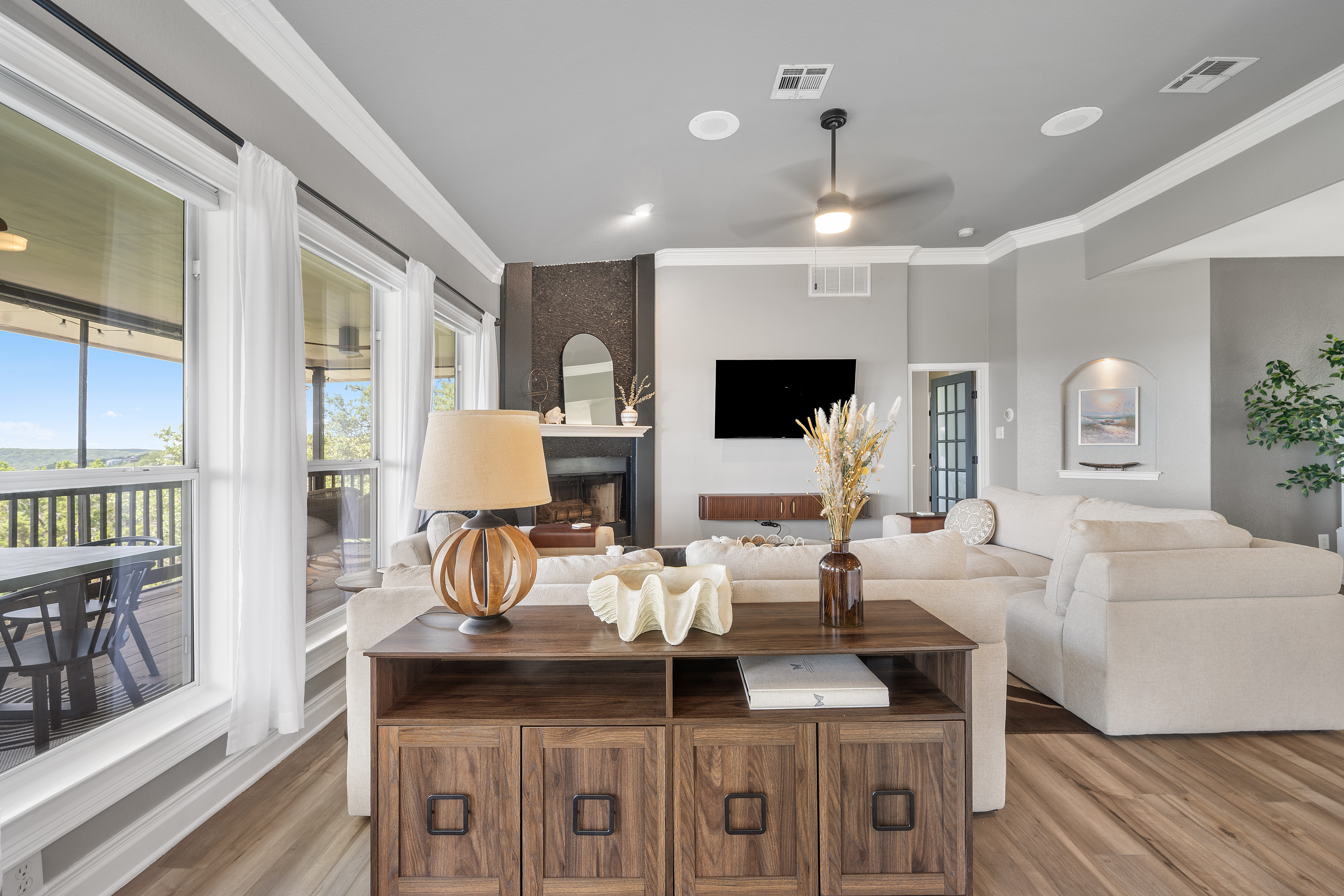 8414 Bronco Buster Trail, Lago Vista, TX 78645