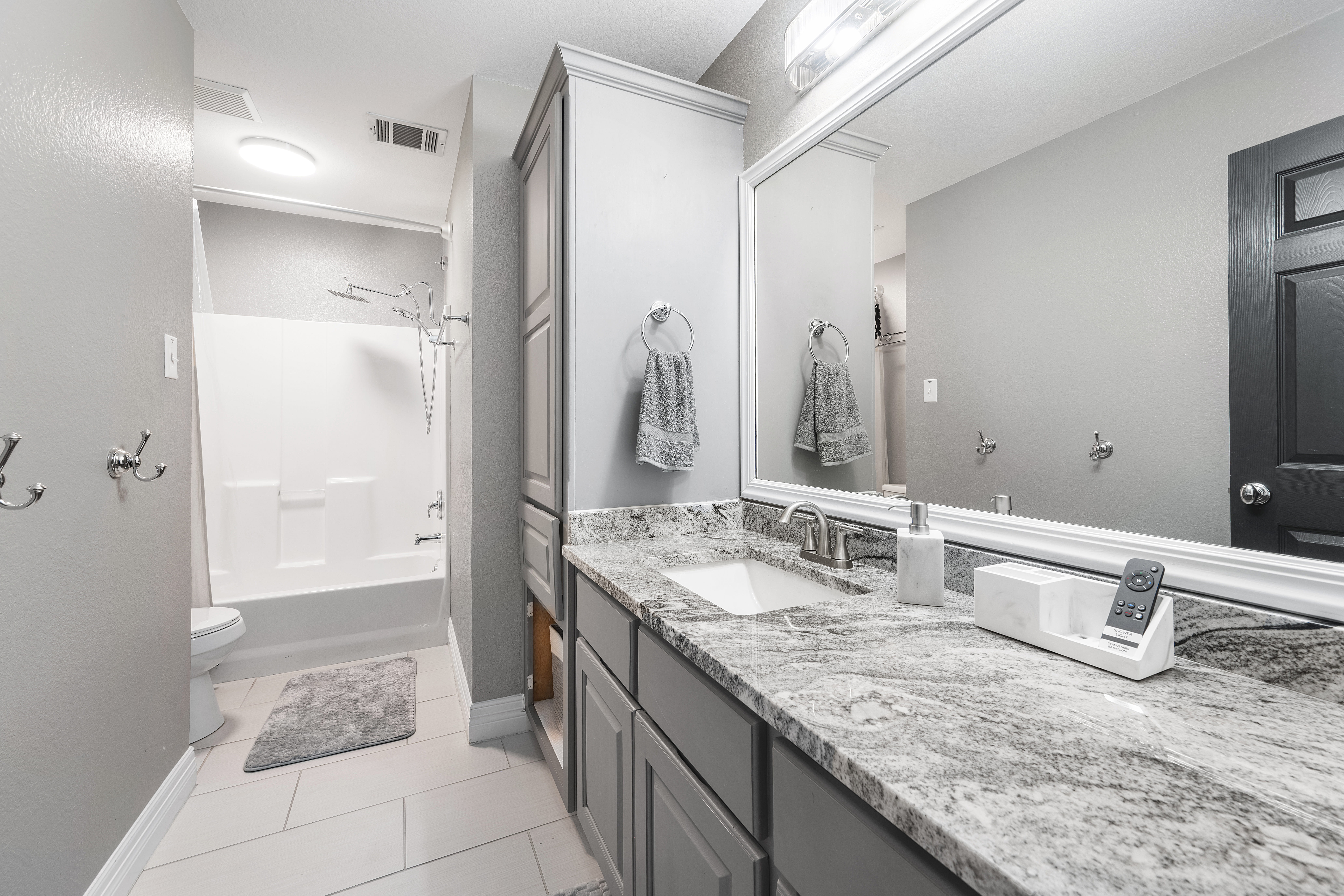 8414 Bronco Buster Trail, Lago Vista, TX 78645