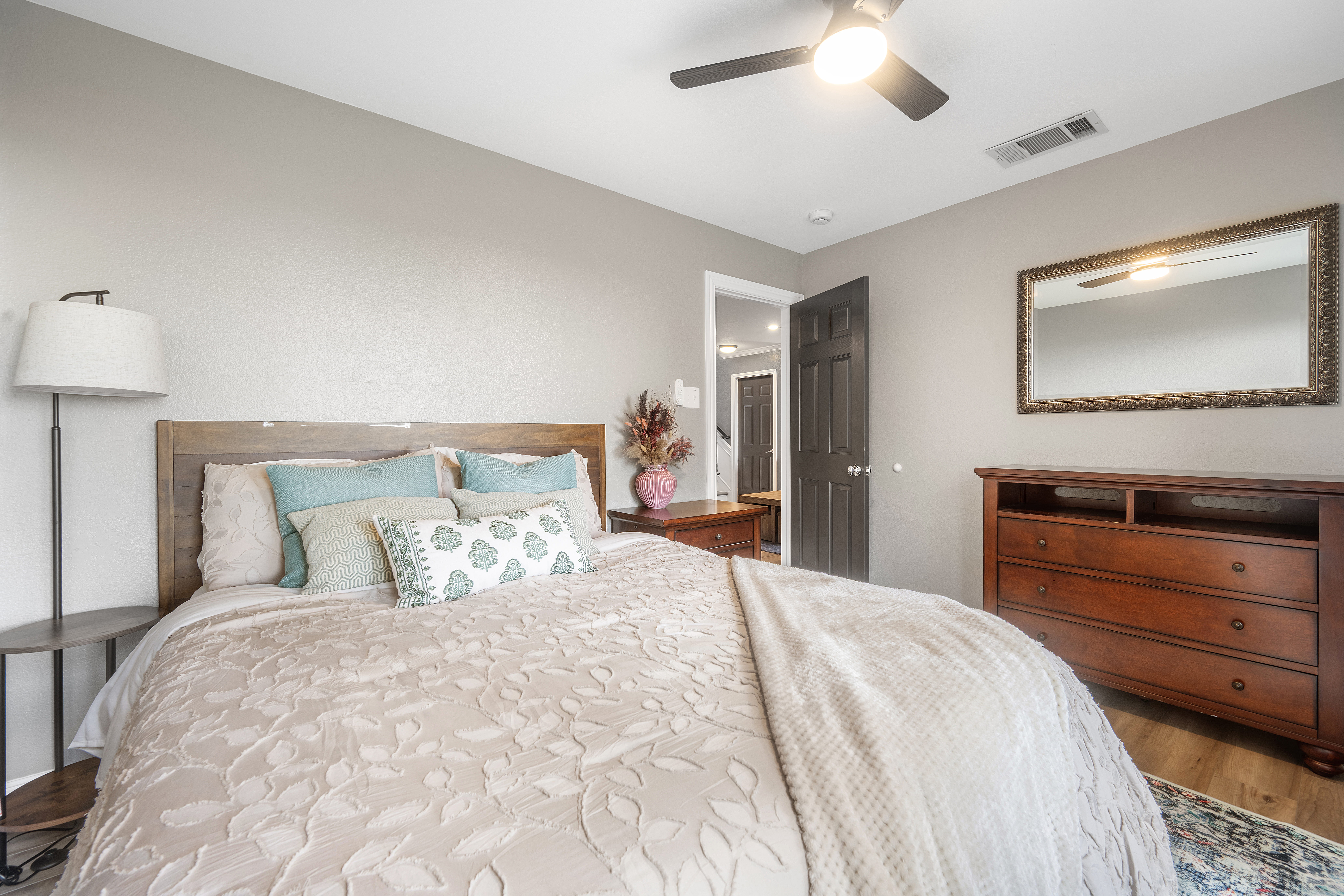 8414 Bronco Buster Trail, Lago Vista, TX 78645